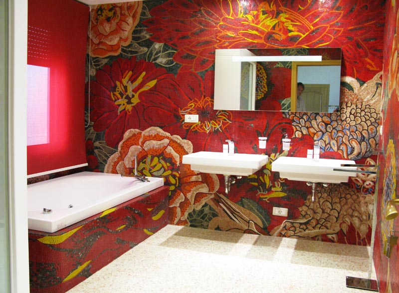 tiny-bathroom-using-a-small-bath-tub